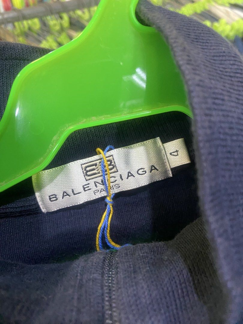 Balenciaga zipup (Category: Coats, Jackets and Outerwear) located in Legazpi City. Submitted by dimas_loot (Listing ID 1463867020, Image 3). Description: Balenciaga zipup jacket No issue Vintage 1799.