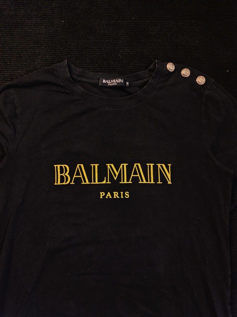 Balmain Paris Script (Category: Shirts) located in San Fernando. Submitted by gaboo_asncn (Listing ID 1463824225, Image 3). Description: - Balmain Paris Script - Size: Medium on tag (W20/L28) - Condition: Good - Color Rate: 8.5/10 - No issue.