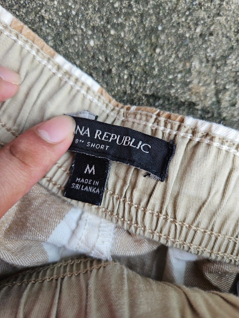 Banana Republic Striped Shorts (Category: Shorts) located in Las Pinas. Submitted by rcp123 (Listing ID 1463858926, Image 3). Description: - Brand: Banana Republic - Color: Brown and white stripes - Size: Medium (M) - Waist: Elastic with drawstring - Pockets: Back pocket with button closure - Inseam: 8 inches - Origin: Made in Sri Lanka linen blend waist 30 -32 length 15.5 legopen 10.5 .