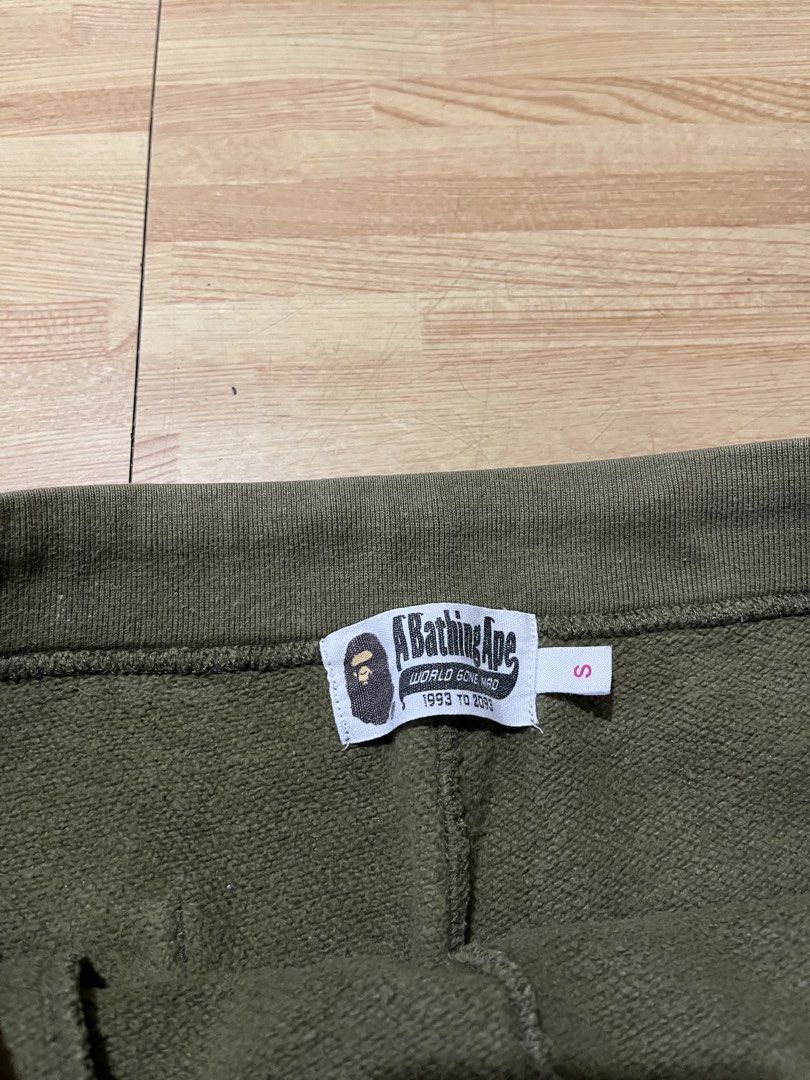 Bape Camo Sweatpants (authentic) (Category: Joggers) located in Angeles City. Submitted by brkebys (Listing ID 1463908396, Image 3). Description: Waistline: 26 safe to stretch 28-30 Very good condition 9.5/10 color rate .