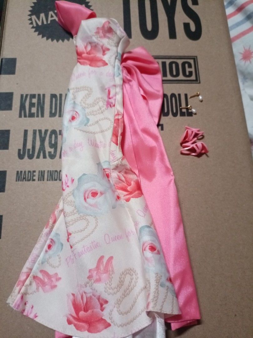 Barbie Rose Avon Gown set (Category: Kids Toys) located in Manila. Submitted by toycollector2 (Listing ID 1463932791, Image 1). Description: selling set for 900 php good condition fixed price na first to pay pm if you are interested thx xposted .