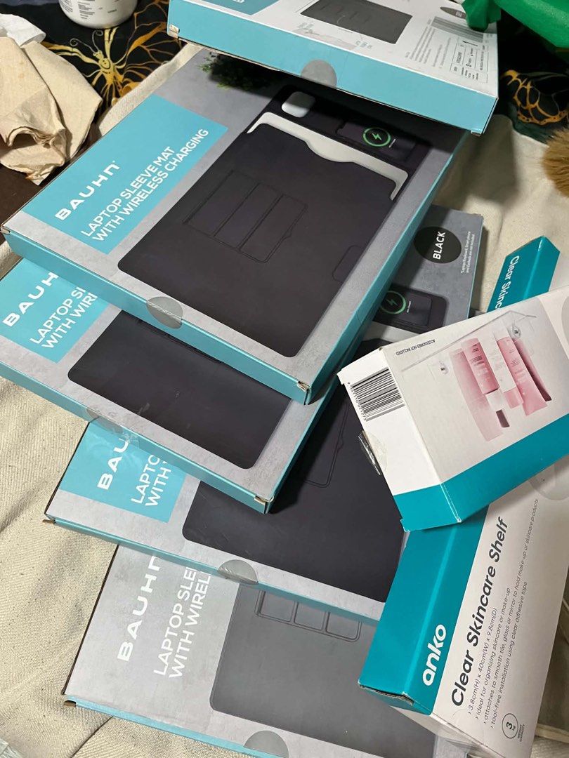 Bauhn laptop sleeve with wireless charging (Category: Other Accessories) located in Caloocan City. Submitted by trebdy01 (Listing ID 1463837182, Image 3). Description: Brandnew Works in both iphone and android 3pcs available 2 black and 1 grey.