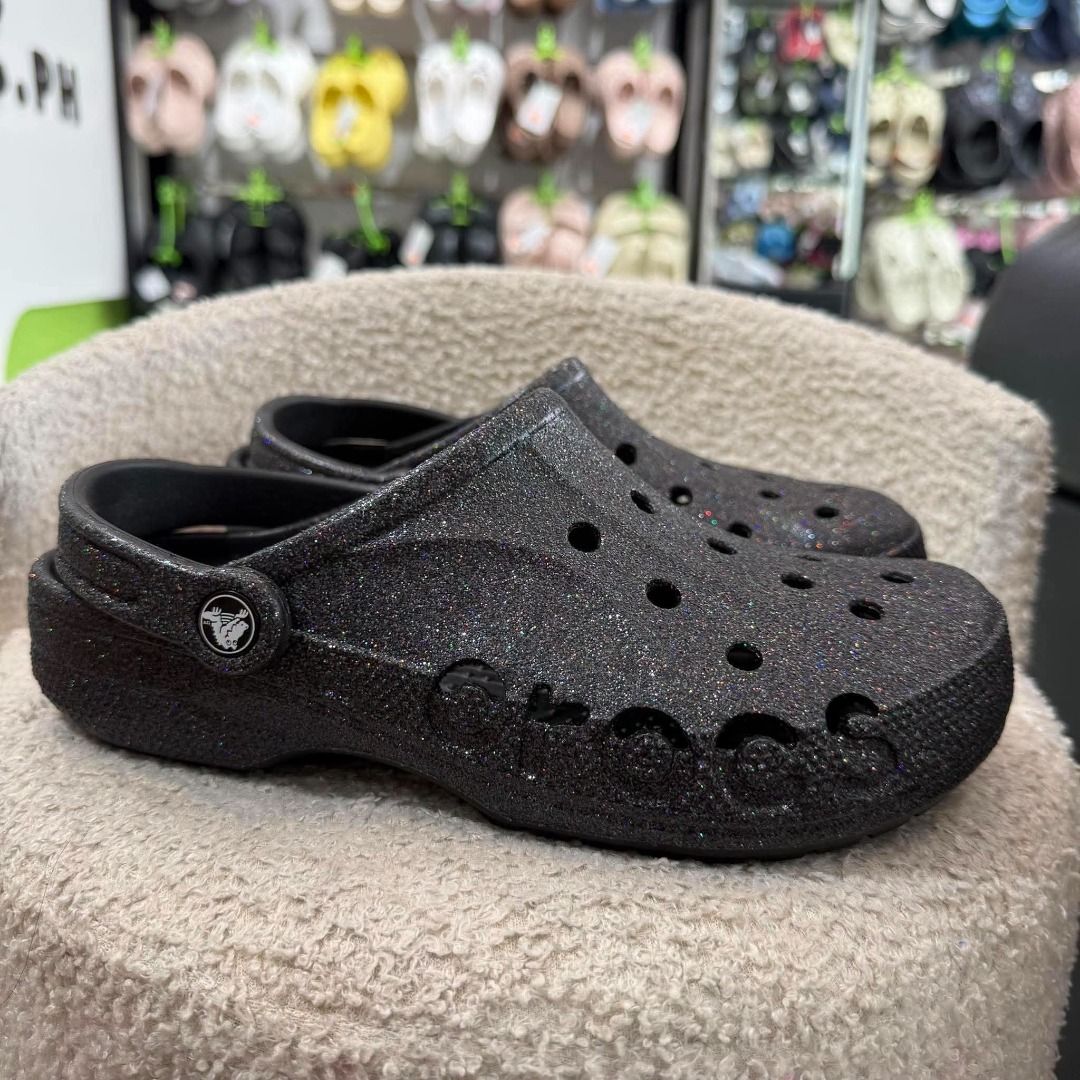 Baya Clog in Black Glitter (Category: Shoe inserts) located in Rizal. Submitted by hiraya16 (Listing ID 1463929664, Image 2). Description: Available Onhand ready to ship Unisex - Sizes available? DM ✉️ J&T - Lalamove - LBC.