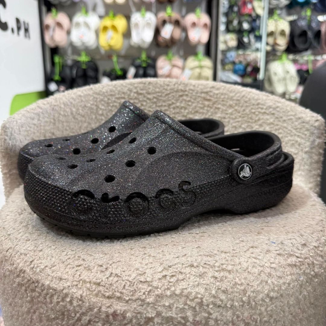 Baya Clog in Black Glitter (Category: Shoe inserts) located in Rizal. Submitted by hiraya16 (Listing ID 1463929664, Image 3). Description: Available Onhand ready to ship Unisex - Sizes available? DM ✉️ J&T - Lalamove - LBC.