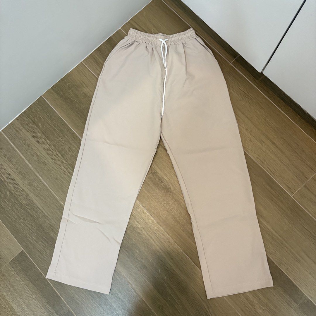 Beach Pants (Category: Shorts) located in Angeles City. Submitted by declutteredcloset_ (Listing ID 1463909901, Image 1). Description: Xs-s.