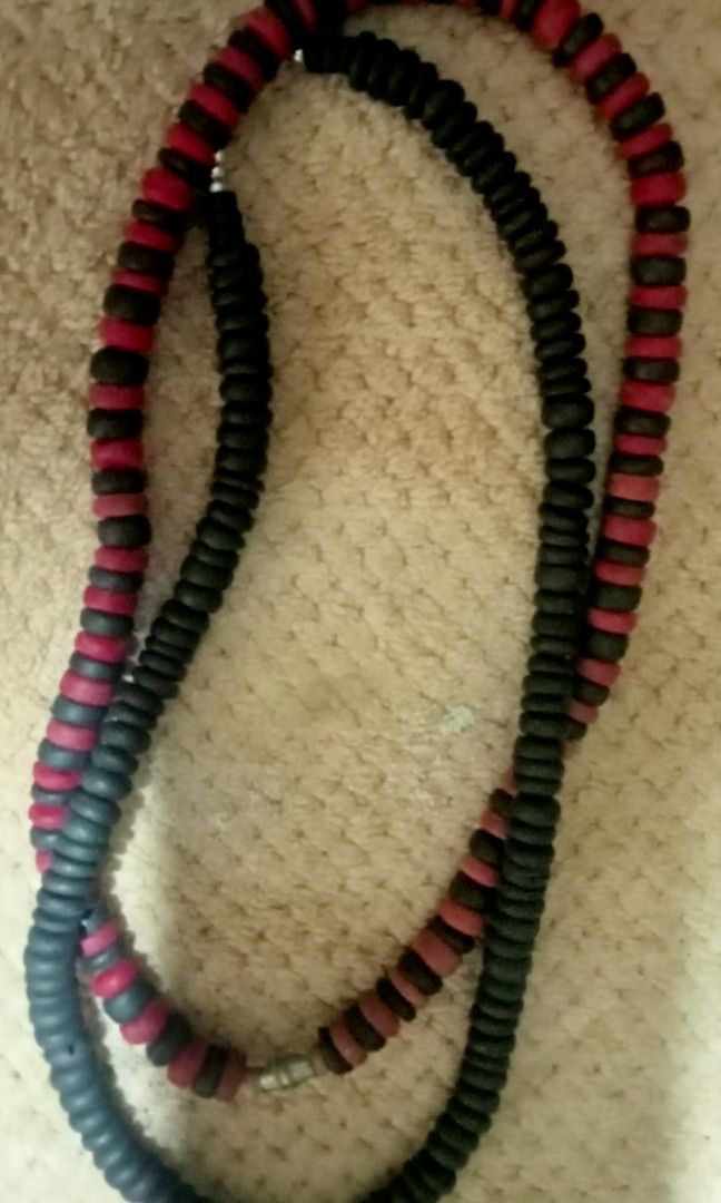 Bead necklace (Category: Jewelry) located in Paranaque City. Submitted by dimaguilaa94969 (Listing ID 1463816123, Image 1). Description: pm if int 09260966619.