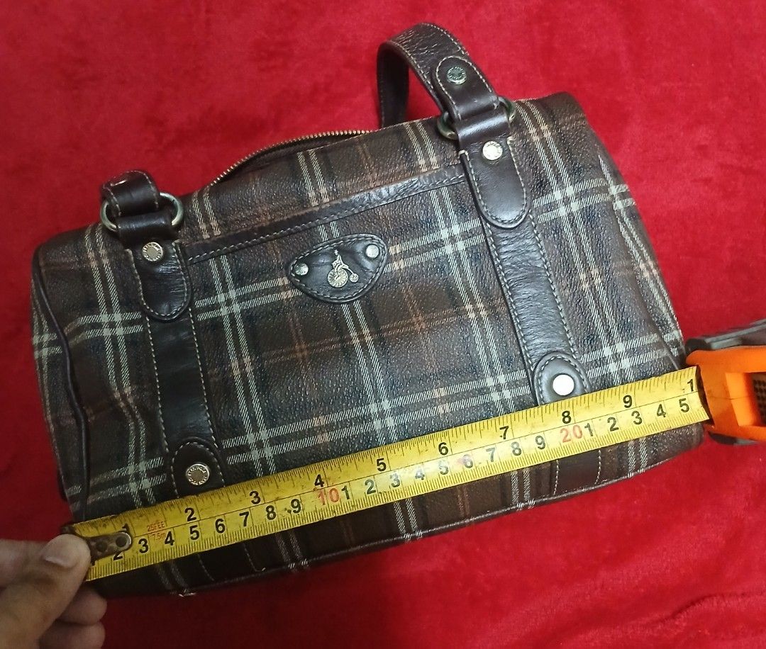 ​BEAN POLE Plaid Pattern Boston / Satchel Handbag (Category: Purses & Pouches) located in Cagayan de Oro. Submitted by susanthrifts (Listing ID 1463925596, Image 2). Description: Dimensions: Approx. 10" (L) x 7" (H) x 5" (W) ​Condition / Signs of Wear: ​Exterior: Pre-owned condition with visible scuffing and leather wear/peeling along the piping and top edges near the zipper. ​Handles: Minor leather creasing and surface wear from light handling. 