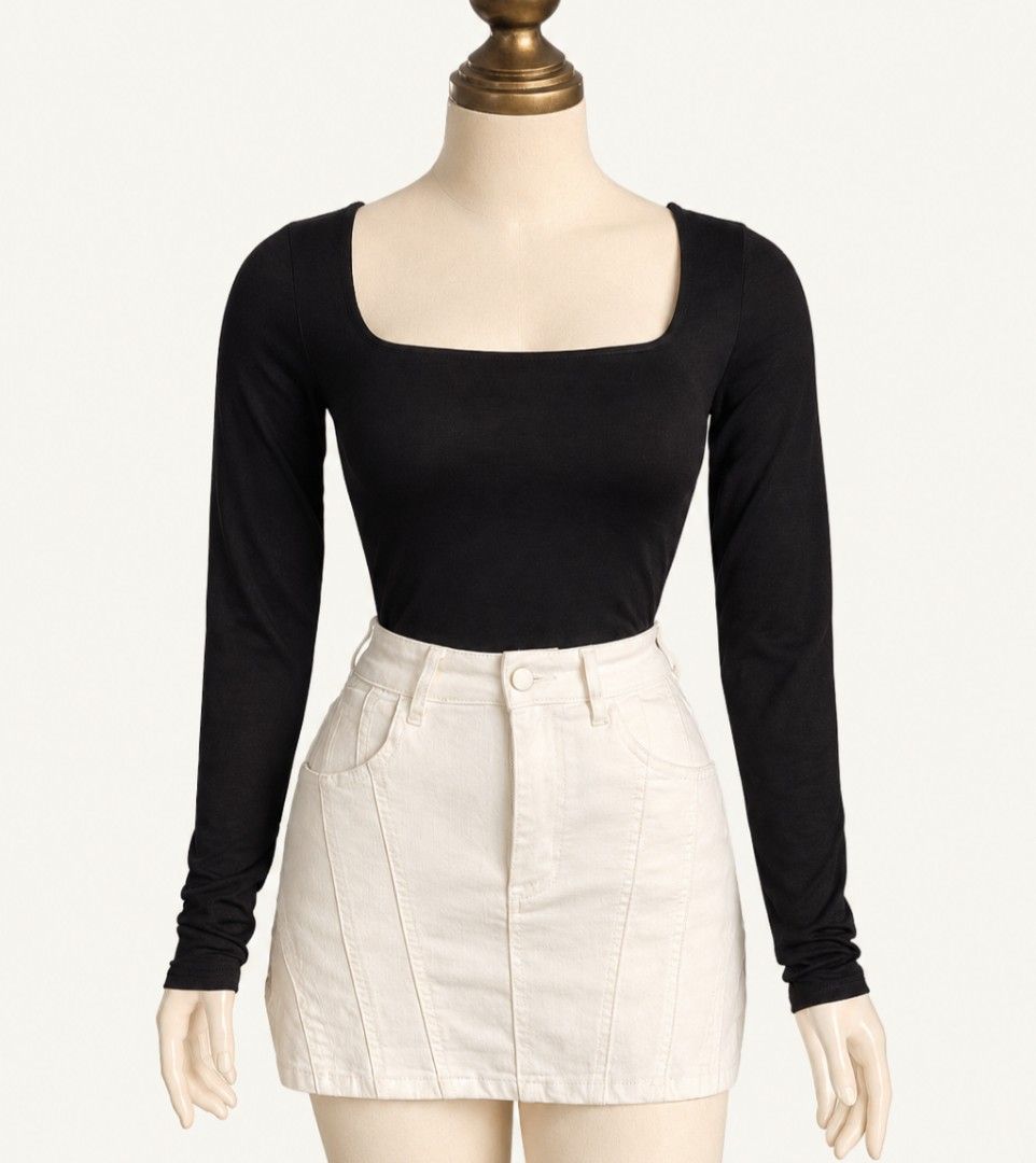 Bershka black longsleeves bodysuit 30-38bust (Category: Longsleeves) located in Angeles City. Submitted by milovewardrobe (Listing ID 1463824568, Image 3). Description: 30-38 bust Like new fabric May tape mark lang po sa dulo ng shoulder sleeves pang stopper (see last pic).