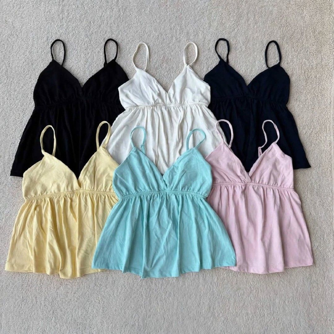 Bershka Peplum Top (Category: Sleeveless) located in Apalit. Submitted by rkive_clothing (Listing ID 1462933381, Image 3). Description: White Bershka Peplum Top xxs-xs only.