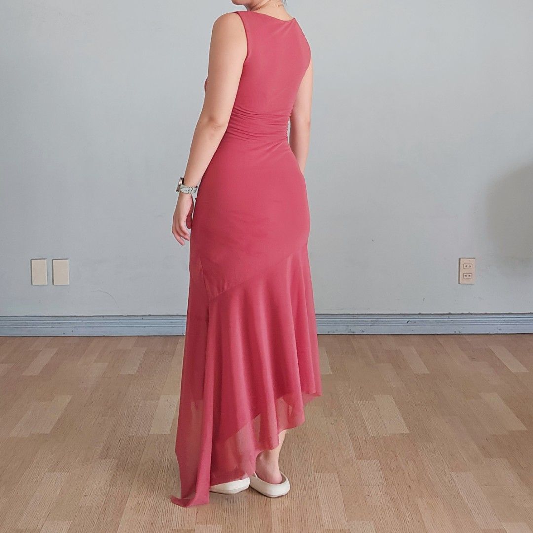 BERSHKA Rose Mesh Dress (Category: Dresses) located in Quezon City. Submitted by lexisstuff (Listing ID 1463792281, Image 3). Description: ⭐ PLEASE READ! ⭐ srp: php 1500 fabric: mesh fabric size and fit: S, best for bust 30-31 waist 24-25 hips 33-34 condition: 9/10 notes: nice for semi formal events! 🌼 shipping: metro manila 90 🌼 pay via BDO or GCash only 🌼 2-day reservation period 🌼 no returns, refunds, or exchanges. all sales are final..