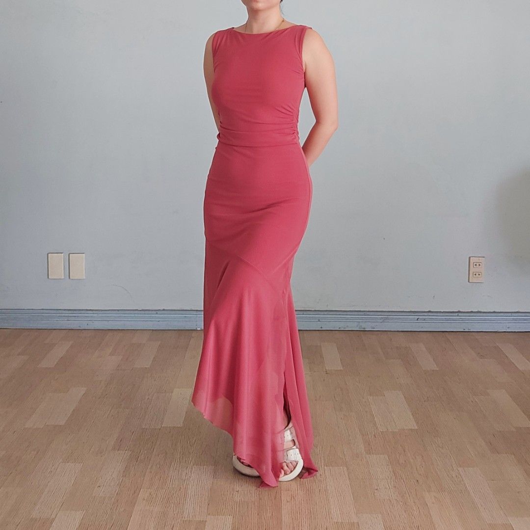BERSHKA Rose Mesh Dress (Category: Dresses) located in Quezon City. Submitted by lexisstuff (Listing ID 1463792281, Image 1). Description: ⭐ PLEASE READ! ⭐ srp: php 1500 fabric: mesh fabric size and fit: S, best for bust 30-31 waist 24-25 hips 33-34 condition: 9/10 notes: nice for semi formal events! 🌼 shipping: metro manila 90 🌼 pay via BDO or GCash only 🌼 2-day reservation period 🌼 no returns, refunds, or exchanges. all sales are final..