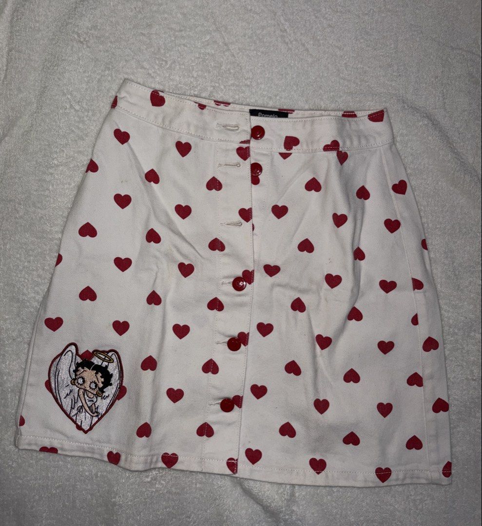 Betty bop skirt (Category: Skirts) located in Rizal. Submitted by prelovedbykristel (Listing ID 1463929339, Image 1). Description: DECLUTTER!!!!! - MOP : BDO / GCASH - MOD : LALAMOVE ❌ no refund! :) .