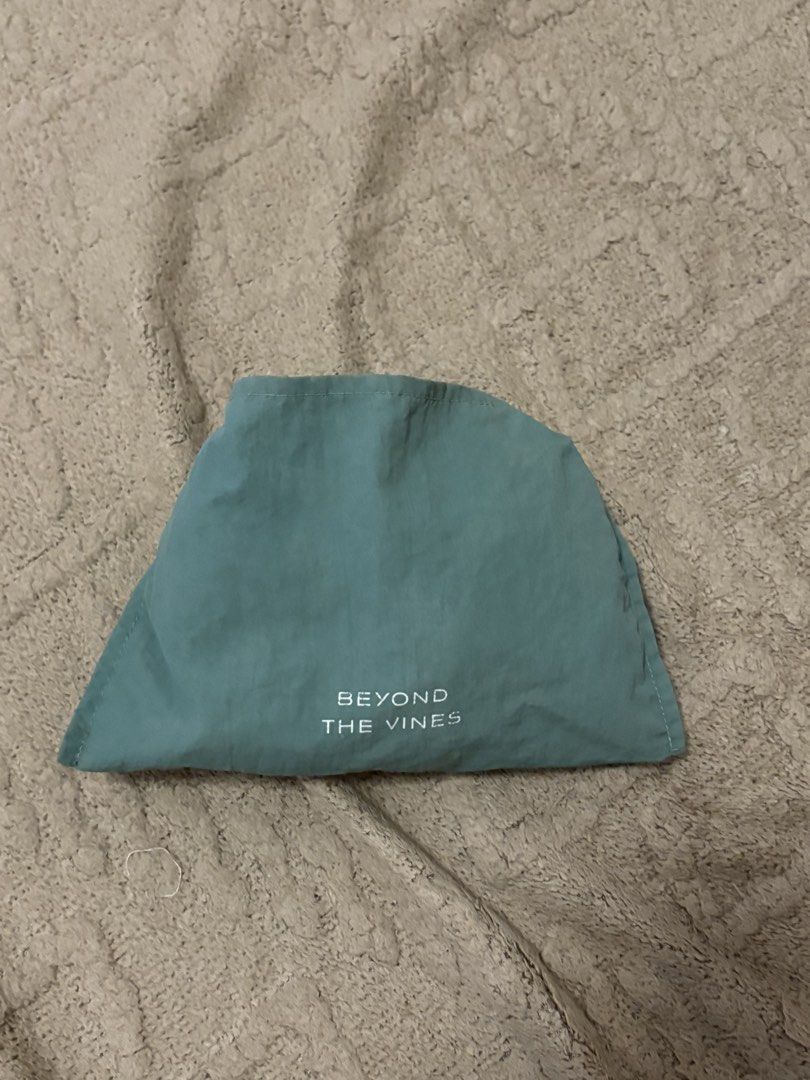 Beyond The Vines Dumpling Bag (XS) (Category: Cross-body Bags) located in Plaridel. Submitted by f.hernandez (Listing ID 1463917426, Image 2). Description: - authentic - no flaws, only signs of use & slight peel off on metal hardware - rfs: decluttering.