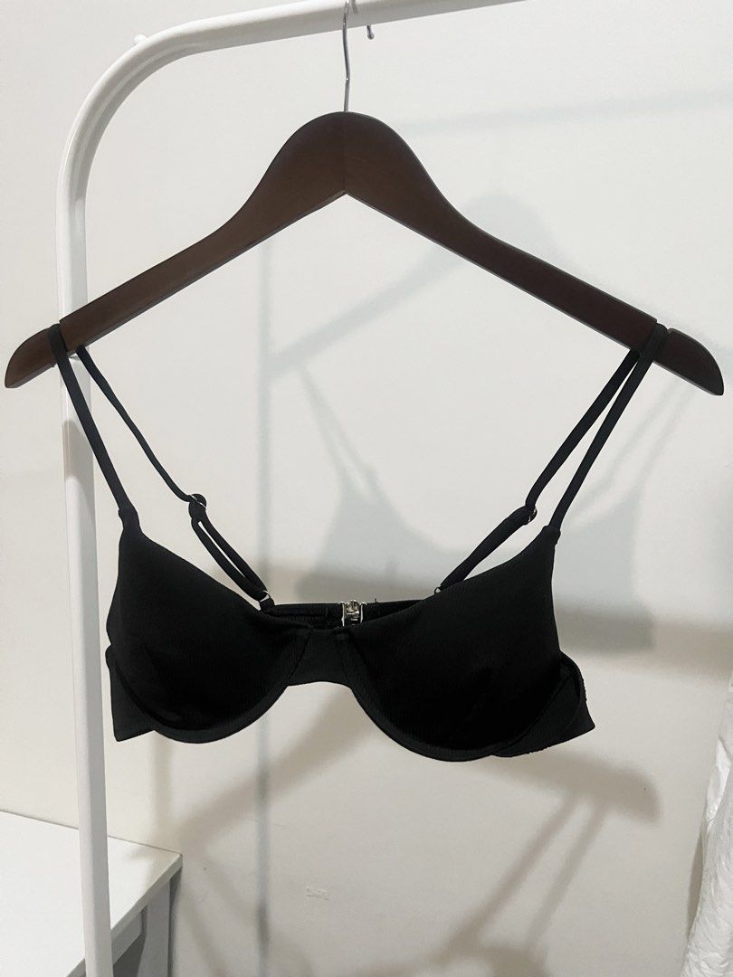 Bikini top (black) (Category: Bikinis & Swimsuits) located in Quezon City. Submitted by styleandcomfort (Listing ID 1463829685, Image 1). Description: Never used Message me for inquiries 😊.