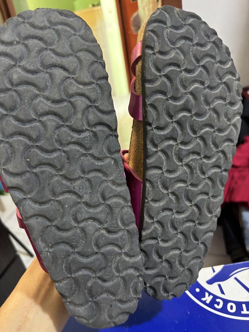 birkenstock (Category: Announcements) located in Calamba. Submitted by aliehs18 (Listing ID 1463935910, Image 3). Description: 💯original comes with box bought in japan in good condition pa po siya no heeldrag as in maayos na maayos pa po nastock na lang di na naggamit. Issue: un isang pares po need idikit sakit ng birks….