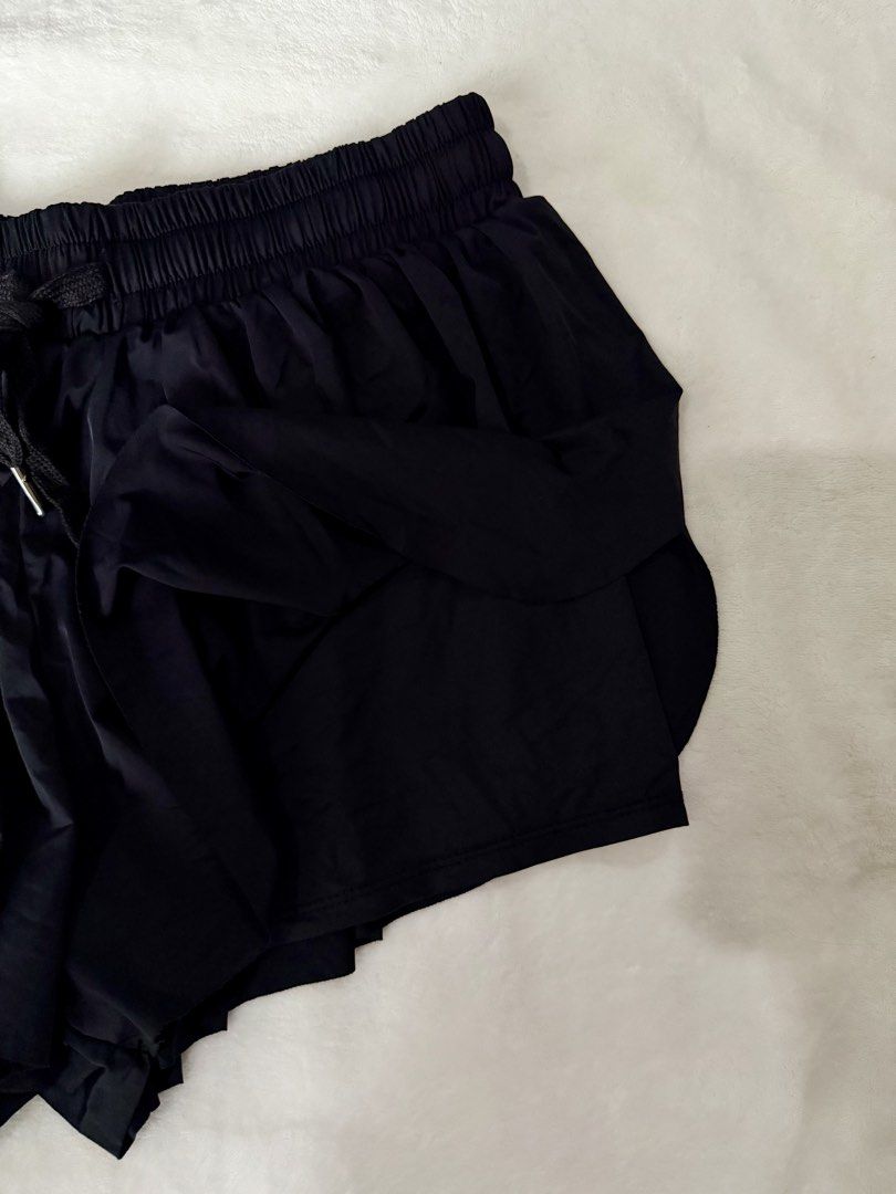 Black Athletic pickleball shorts (Category: Activewear) located in Cebu City. Submitted by thestylemd (Listing ID 1463812371, Image 2). Description: - Black athletic shorts - Elastic waistband with drawstring - Built-in liner for comfort and support - Ideal for running or workouts, pickleball - Lightweight and breathable material - Allows for easy movement -fits medium to large .