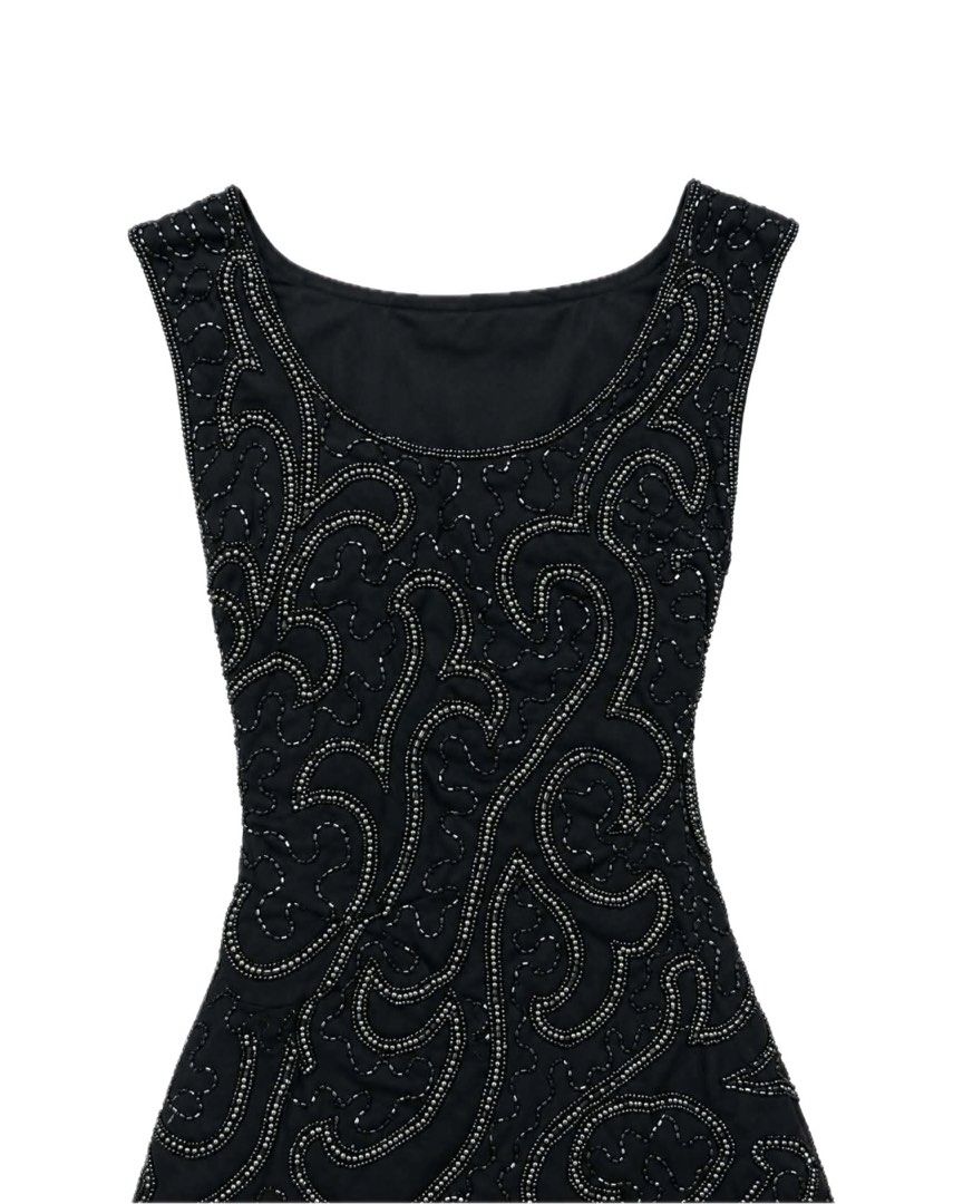 black beaded top (Category: Sleeveless) located in Ramon. Submitted by deux.archive (Listing ID 1463853876, Image 2). Description: .