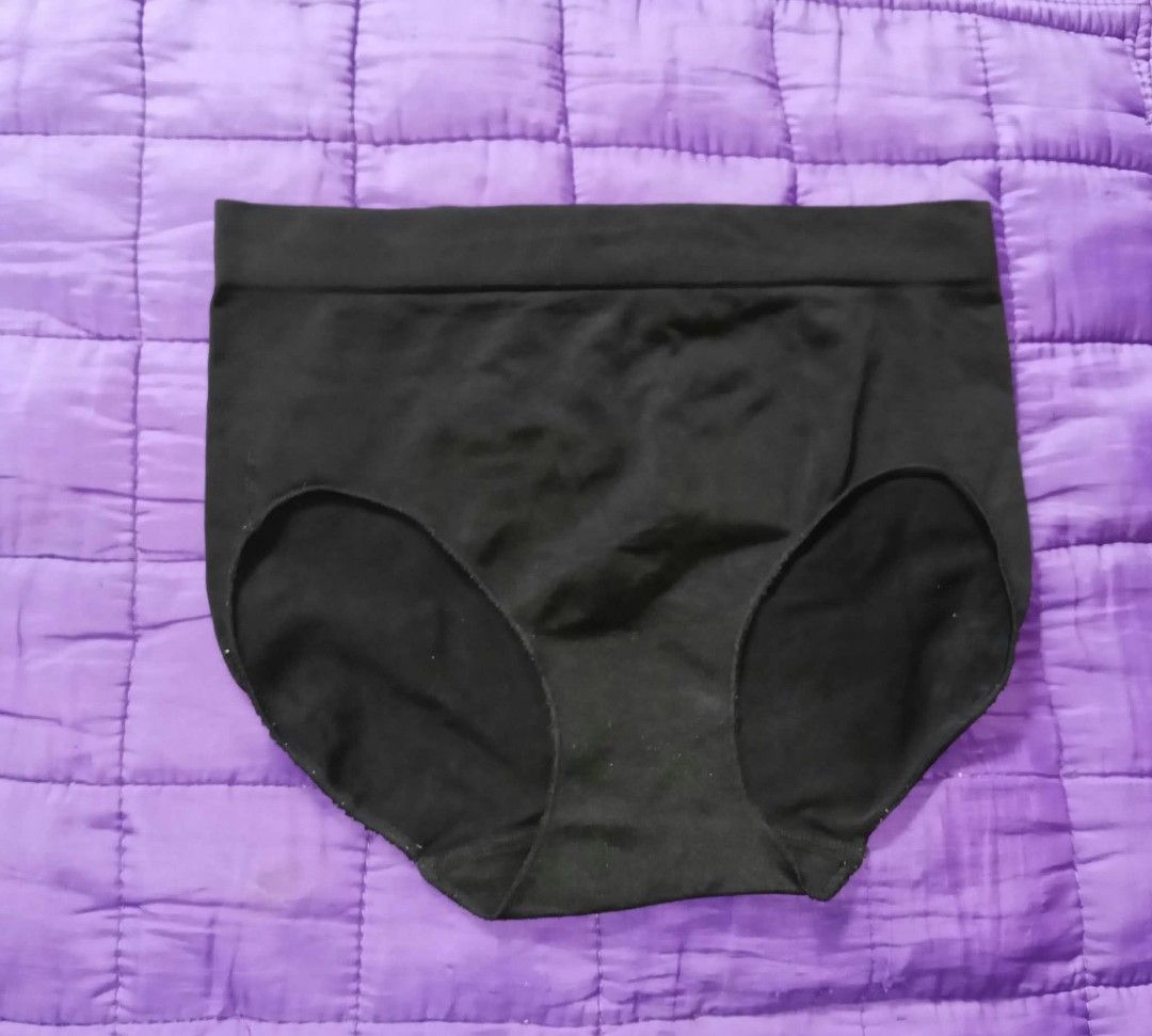 Black Cotton Spandex Panty Size: Small (Category: Undergarments & Loungewear) located in Navotas City. Submitted by vanilla_sandalwood (Listing ID 1463790872, Image 1). Description: -Brand: Jones New York -Cotton Spandex -Size: Small -Color: Black -like New -Good Condition.