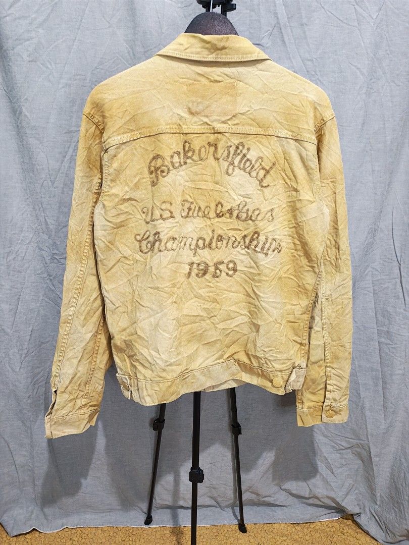 black label vintage-style denim jacket (Category: Coats, Jackets and Outerwear) located in Baguio. Submitted by used_clothing2600 (Listing ID 1463876018, Image 1). Description: Black label vintage-style denim jacket size medium verygood condition width 20 length 25 shoulders 18.5 sleeve length 26 P 980.