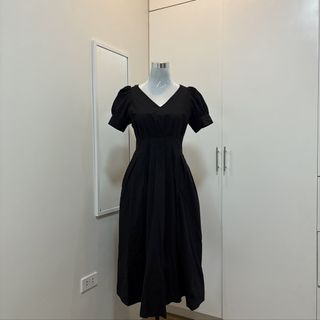 (Category: ) located in . Submitted by declutteredcloset_ (Listing ID 1463904227, Image 1). Description: .