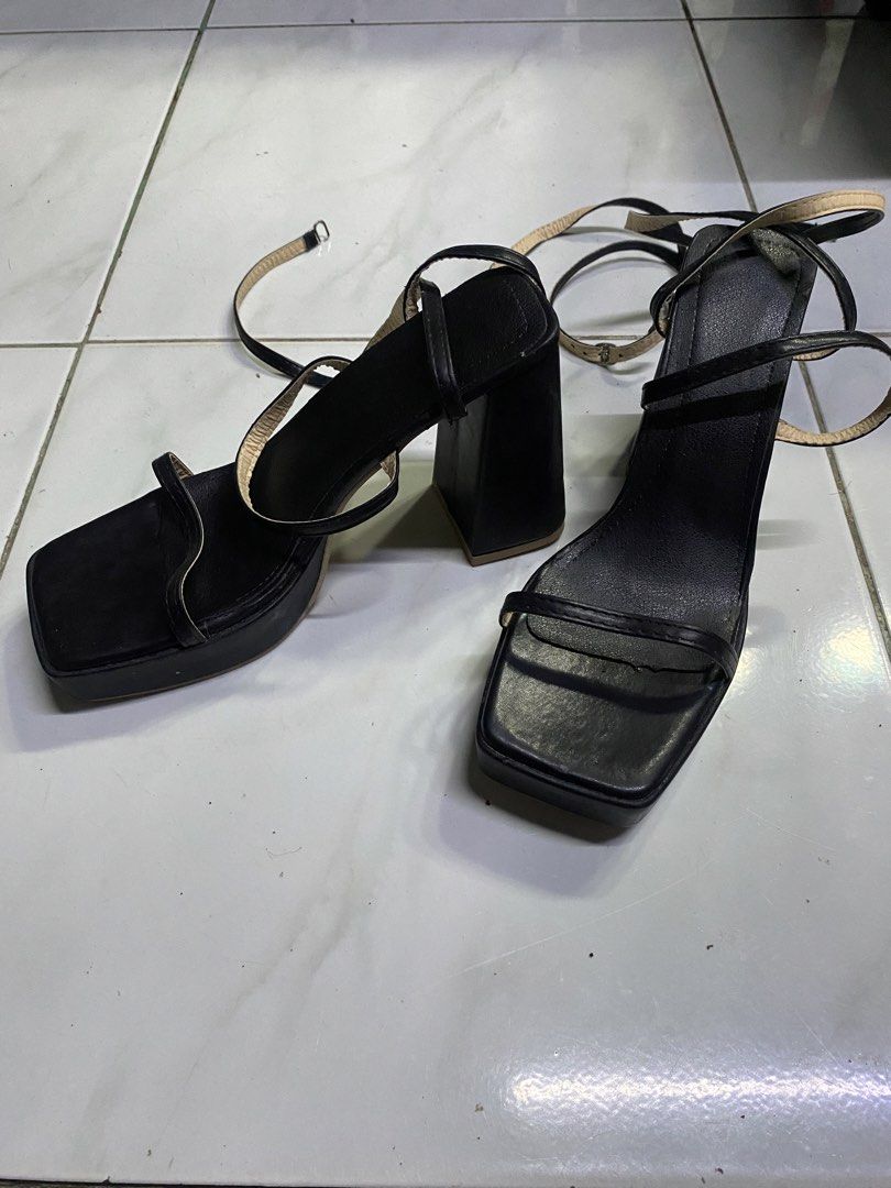 Black Platform Block Heels with Ankle Straps BRATZ INSPIRED (Category: Heels) located in Cavite. Submitted by zyrahramos (Listing ID 1463911469, Image 1). Description: 👠 Black platform heels 👠Chunky block heel 👠Thin ankle straps that tie up 👠Square toe design 👠Super chic and adds height 👠Great for dressing up an outfit 👠Brandnew | Never been worn 👠Size: 38.