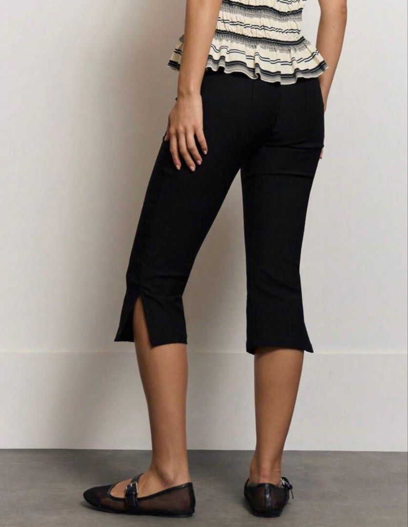 Black Side Zip Capris (Category: Other Bottoms) located in Davao. Submitted by outoftheclosetdvo (Listing ID 1463930543, Image 3). Description: Fits large.
