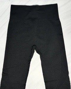 Black Textured High Waisted Seamless Leggings (Category: Activewear) located in Bacoor. Submitted by jlistsshop2020 (Listing ID 1463922347, Image 3). Description: - Black seamless leggings - Textured honeycomb pattern - High-waisted fit with ribbed waistband - Stretchy and comfortable - Full length - Ideal for workouts and everyday wear.