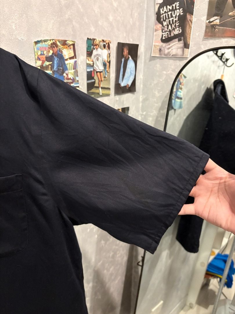 Black Workwear Crop Polo (Category: Tshirts & Polo Shirts ) located in Quezon City. Submitted by outofhabits_store (Listing ID 1463850986, Image 3). Description: Size: Large on tag, American size Width: 25 inches Length: 26 inches Buy 2 items worth 600 pesos and get them for 1,000 Payment method: GCash Shipping options (shouldered by buyer): J&T 3-7 days, Lalamove or Grab within the day Location: Quezon City Please manage your expectations as thi