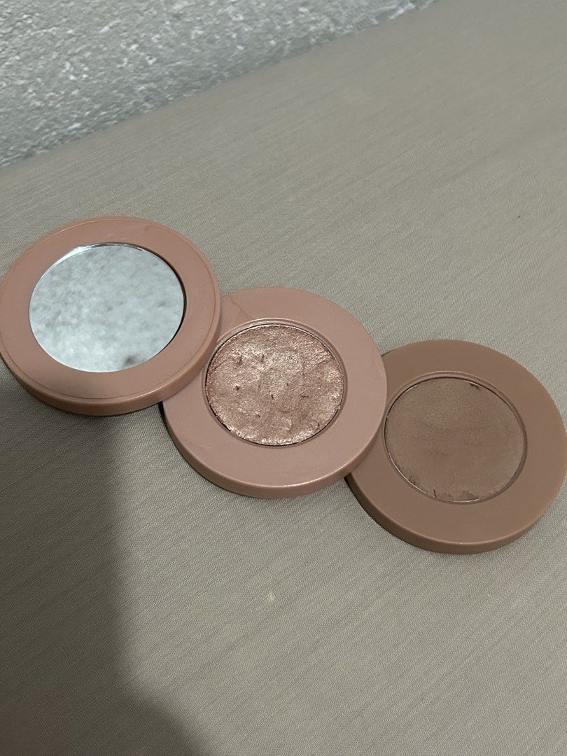 blk cosmetics multi-use Face Stacks - High Beam & Espresso Express (Category: Makeup) located in Manila. Submitted by elithiax (Listing ID 1463837571, Image 1). Description: - multi-use blk cosmetics Face Stacks Set (magnetic and stackable and compact) - Take both shades High Beam (shimmery finish) & Espresso Express (matte shade) - very pretty shades, super versatile can be used for eyes and cheeks - Will give the free mirror cover - Both are mo