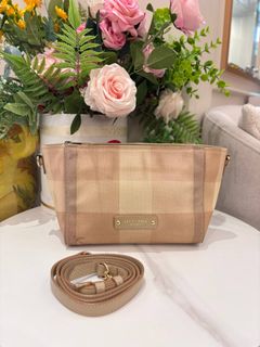 (Category: ) located in . Submitted by luxshare_preloved_ (Listing ID 1463838926, Image 1). Description: .