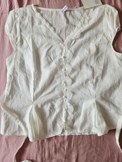 (Category: ) located in . Submitted by rewear_withlove (Listing ID 1463769896, Image 1). Description: .