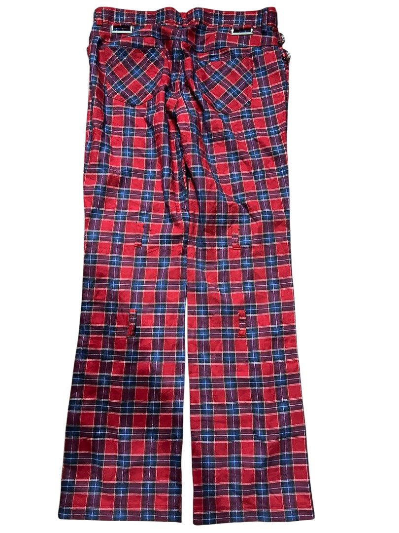 Body Line - Plaid, snap button hem. (Category: Jeans) located in Lucena. Submitted by netnyahyo (Listing ID 1463761164, Image 3). Description: Body Line size 2L on tag size 34 length 40 thighs 11 knee 8 leg op 9 I : missing strap .