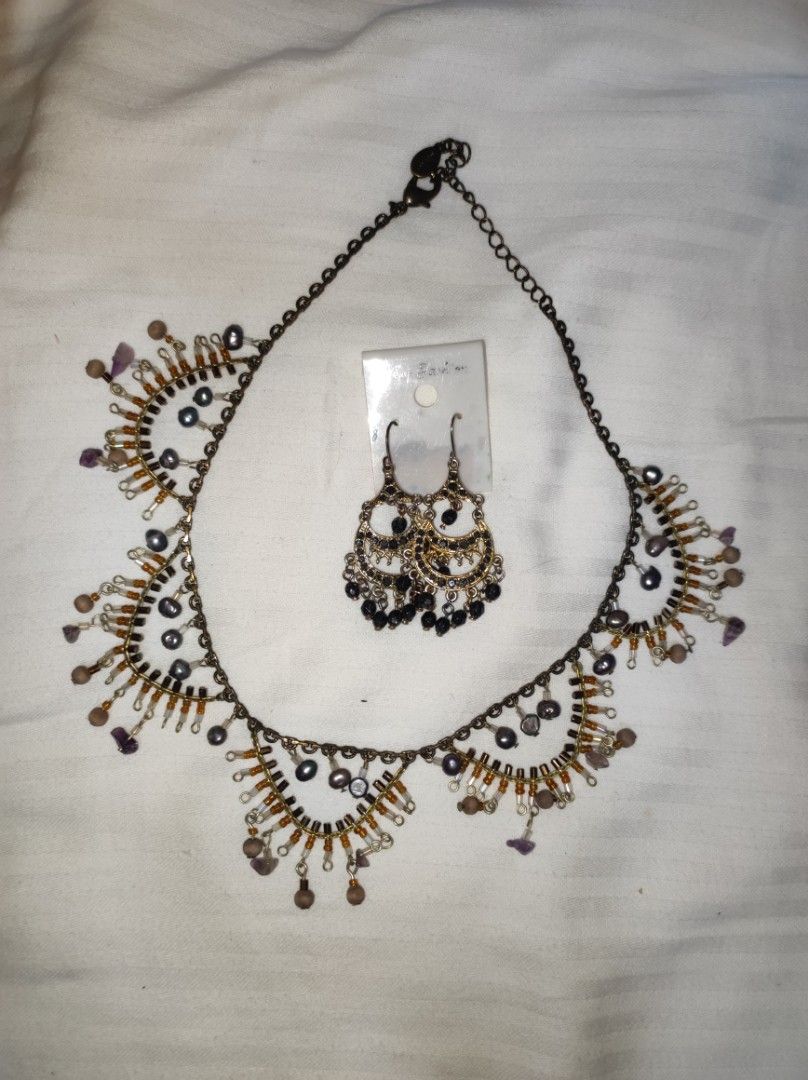 Bohemian Y2k Earings and Necklace (Category: Earrings) located in Bocaue. Submitted by jessdcluters (Listing ID 1463900539, Image 1). Description: .