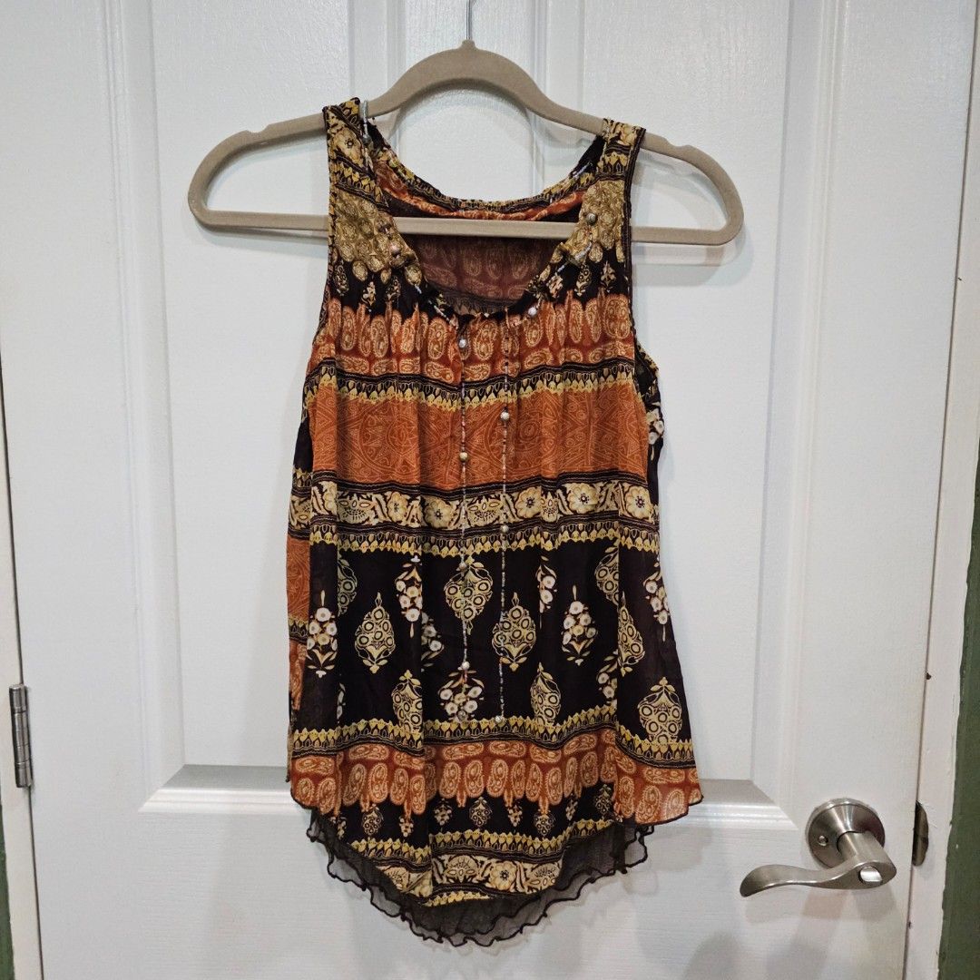 Boho Print Tank Top (Category: Sleeveless) located in Makati City. Submitted by goldenbird.001 (Listing ID 1463891045, Image 1). Description: .