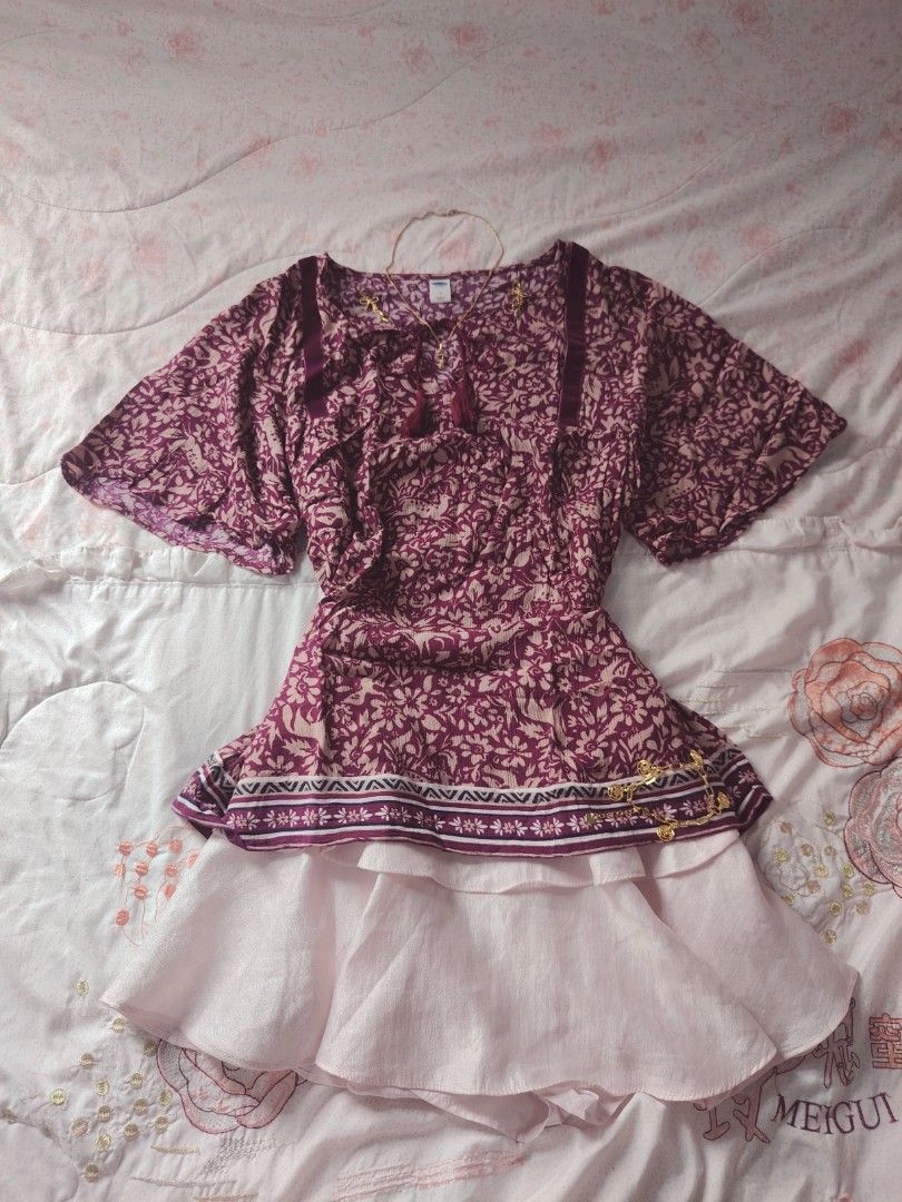 boho style old navy top 🌰 (Category: Others Tops) located in Hermosa. Submitted by lcvelycath (Listing ID 1463783320, Image 1). Description: size: m-xl mine: ₱149 bid: ₱+10 lock: ₱349 (shipped) EOB: monday—september 28 (the seller is on vacation 😘) °. thrifted, pre-loved, or brand new but ready to wear (some aren't bcs i don't have the time to wash them, very sorryy :<) colors may vary due to lightning & quality 𐙚 °. check details before mine 