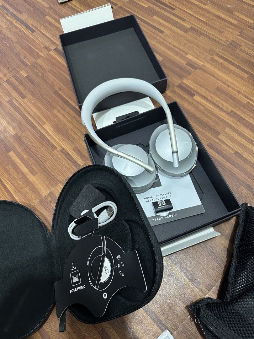 Bose Noise Cancelling Headphones 700 Silver (Category: Headphones & Headsets) located in Quezon City. Submitted by hellosydney78 (Listing ID 1463777014, Image 2). Description: - Bose Noise Cancelling Headphones 700 - Comes with original box, case, and charging cable (COMPLETE) - Minor wear on earcups and headband (needs changing) - Fully functional and works great - Perfect for travel and everyday use - Lady owned, rarely used.