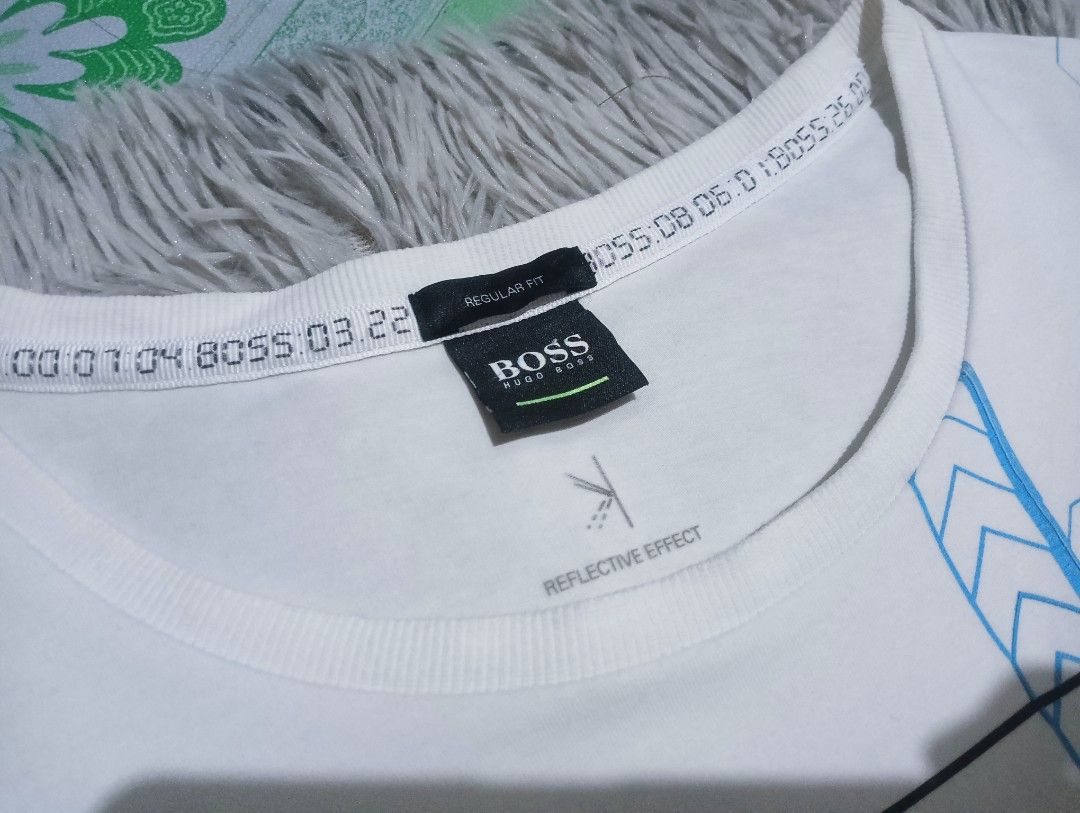 BOSS HUGO MEN SHIRT (Category: Tshirts & Polo Shirts ) located in Davao. Submitted by nevar07 (Listing ID 1463751982, Image 3). Description: SIZE: XL DIMENSION: W22 X L29.5 REGULAR FIT COTTON STRETCHABLE FABRIC GEOMETRIC ARCHITECTURAL GRAPHIC PRINT ❌ ISSUE: FIX PINHOLE , MAY TAMA NG STAPLE SA LOWER PART NOT VISIBLE NO ISSUE SA PRINT STILL PRESENTABLE TO WEAR EXCELLENT CONDITION BUDGET MEAL ONLY 😊 DM TO PURCHASE 📥 𝐑𝐄𝐌𝐈𝐍𝐃𝐄𝐑: •𝐂𝐨𝐥𝐨𝐫 �