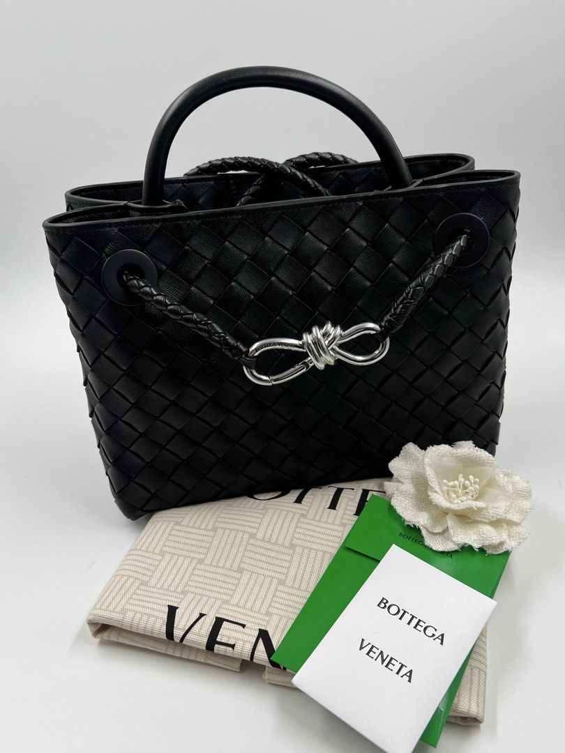 ⚜️Bottega Andiamo Small bag (Category: Luxury Bags & Wallets) located in Makati City. Submitted by 90sangel (Listing ID 1462391377, Image 3). Description: •Item: Bottega Veneta small bag in silver hardware ♾️ •Size: Small •Condition: Gently Used, Good as New *Includes dustbag, authenticity cards and paperbag. Giftable, no hidden issues! 🇯🇵 SALE 🏷️.