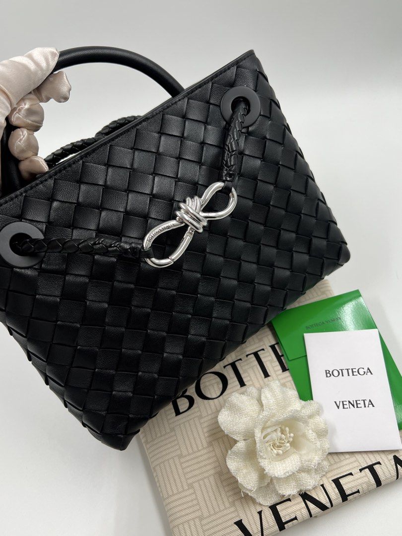 ⚜️Bottega Andiamo Small bag (Category: Luxury Bags & Wallets) located in Makati City. Submitted by 90sangel (Listing ID 1462391377, Image 1). Description: •Item: Bottega Veneta small bag in silver hardware ♾️ •Size: Small •Condition: Gently Used, Good as New *Includes dustbag, authenticity cards and paperbag. Giftable, no hidden issues! 🇯🇵 SALE 🏷️.