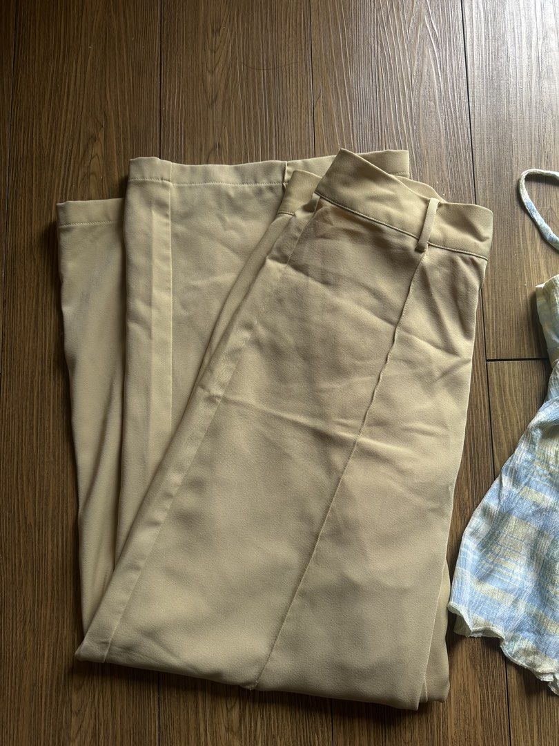Branded Bundle sale ‼️ (1 top, 1 trouser) (Category: Sets or Coordinates) located in Caloocan City. Submitted by 2ndfash (Listing ID 1463777683, Image 3). Description: Shein top in xs (fits up to medium) Pomelo trouser medium on tag (fits small to medium).