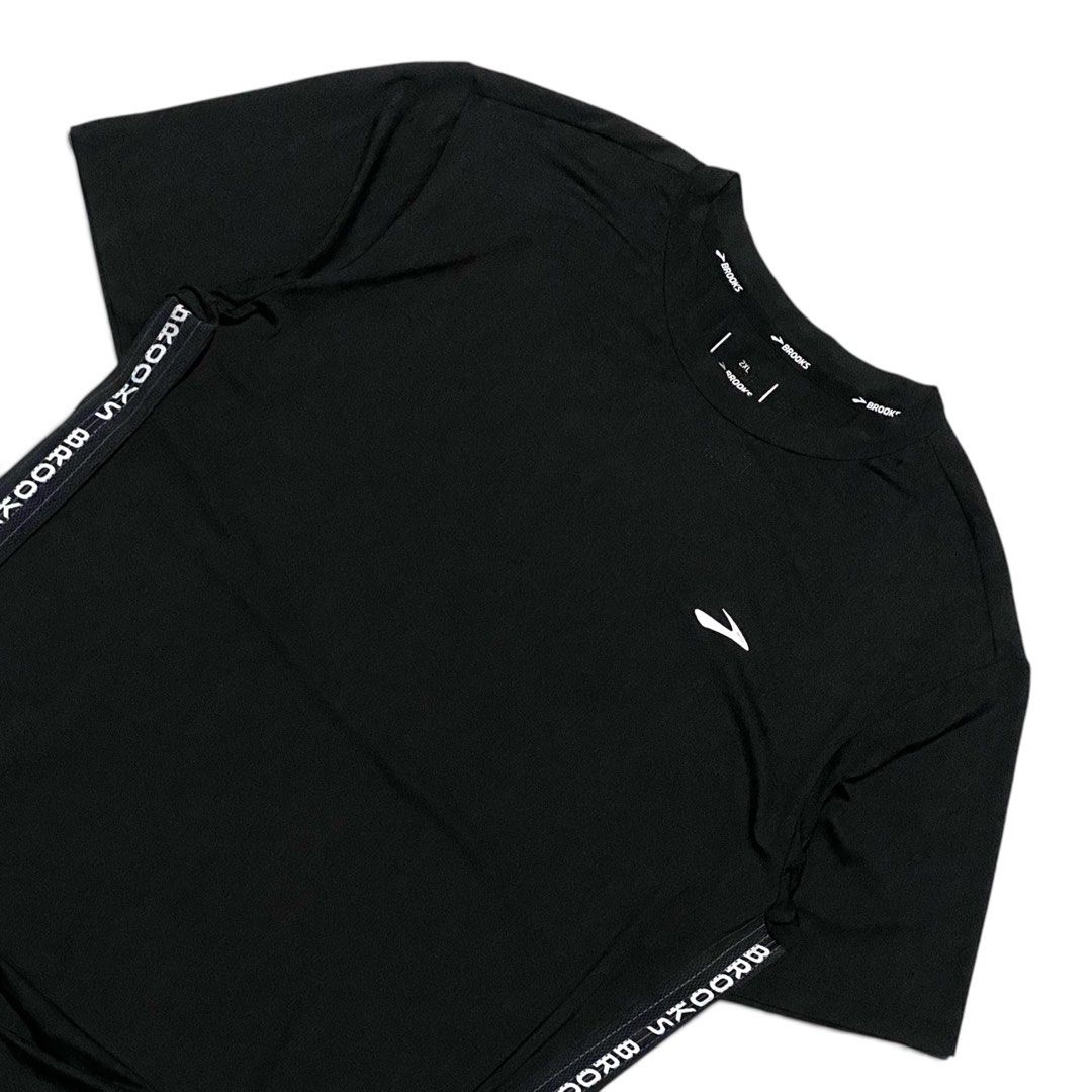 BROOKS RUNNING SHIRT (Category: Activewear) located in Bacolod City. Submitted by thriftedfits. (Listing ID 1463905272, Image 2). Description: 𝗕𝗥𝗢𝗢𝗞𝗦 𝗥𝗨𝗡𝗡𝗜𝗡𝗚 𝗦𝗛𝗜𝗥𝗧 ♻️ Size: Large to XL Measurements: 22” width / 30” length Condition: Like New (10/10 Color rate) Flaws: None Price: ₱450 + shipping fee 🏷️ SUPER SALE AT 300 + SHIPPING ONLY! 📢 Mode of Payment: GCash / Bank Courier: J&T Express (nationwide) 𝘕𝘰𝘵𝘦: 𝘉𝘢𝘤𝘬𝘨𝘳𝘰𝘶
