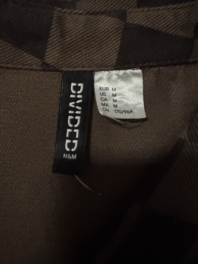 Brown Checkerboard Cropped Jacket (Category: Coats, Jackets and Outerwear) located in Santa Cruz. Submitted by maelizxr (Listing ID 1463800142, Image 2). Description: .