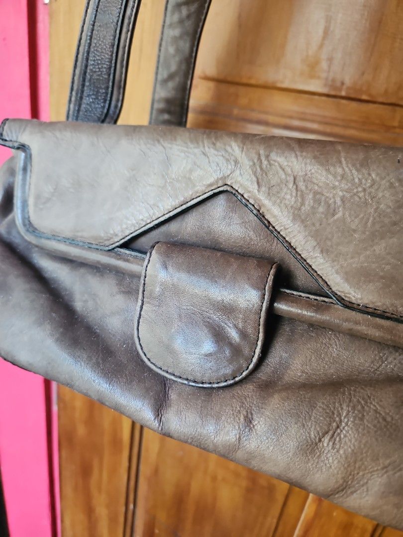 MIMCO brown distressed leather bag (Category: Tote Bags) located in Tarlac. Submitted by twop.twob (Listing ID 1463934594, Image 2). Description: - Genuine distressed brown leather tote bag -no issue 9/10 rating - Cool striped interior lining - Ample space for all your essentials - Beautiful, natural worn-in leather finish - Sturdy and reliable handles - Ideal for everyday use.