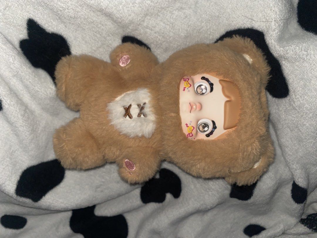 Brown nommi keychain (Category: Designer & Blind Box Toys) located in Manila. Submitted by thriftinxel (Listing ID 1463782247, Image 1). Description: .