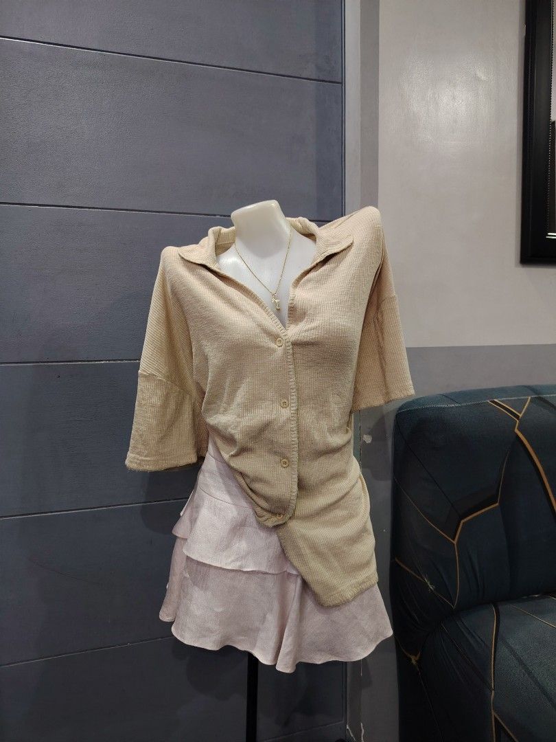 brown short sleeve 🦫 (Category: Others Tops) located in Hermosa. Submitted by lcvelycath (Listing ID 1463771419, Image 3). Description: size: xl-xxxxl mine: ₱129 bid: ₱+10 lock: ₱329 (shipped) EOB: monday—september 28 (the seller is on vacation 😘) °. thrifted, pre-loved, or brand new but ready to wear (some aren't bcs i don't have the time to wash them, very sorryy :<) colors may vary due to lightning & quality 𐙚 °. check details before mine j