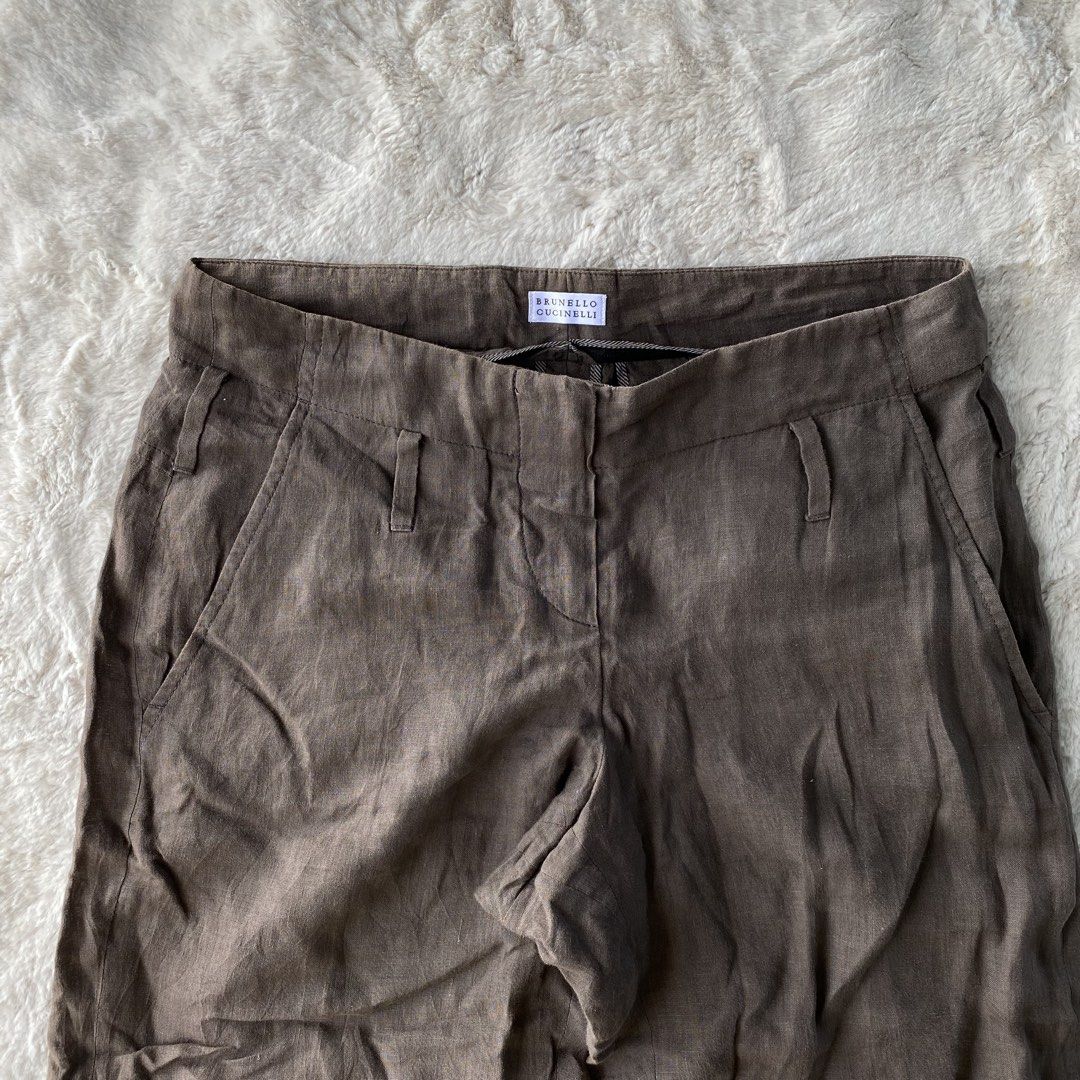 BRUNELLO CUCINELLI LINEN TROUSER PANTS AUTHENTIC (Category: Luxury Apparel) located in Cadiz. Submitted by thrift_hunt_garage (Listing ID 1463889543, Image 3). Description: BRUNELLO CUCINELLI LINEN TROUSER PANTS AUTHENTIC Size and measurements by inches : On tag 4 US Width 30-32 Length 42 Rise 10 Leg opening 9 Knee 10 Thigh 13 Conditions and details : Linen material Comfortable fabric Issue none Flaws none .
