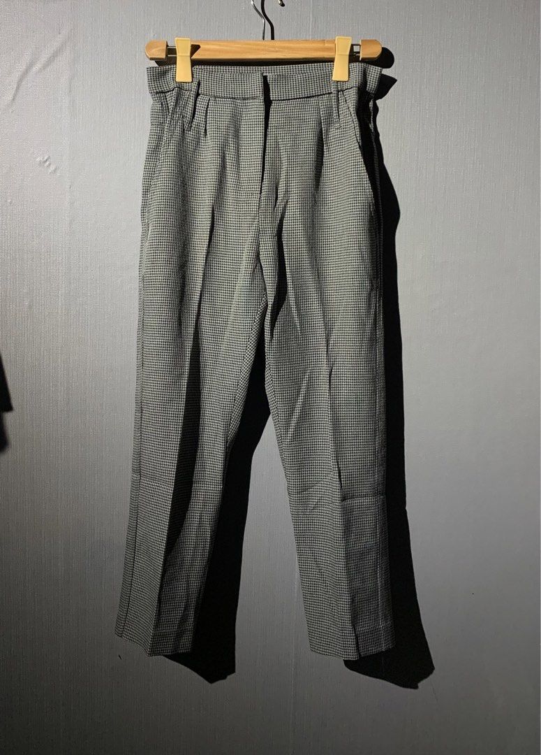 Brunello Cucinelli (Trousers) Womens (Category: Luxury Apparel) located in Bacolod City. Submitted by garagehunterbuyandsale (Listing ID 1463861888, Image 1). Description: Brunello Cucinelli houndstooth trousers, distinguished by their soft pink interior ribbon trim. women’s pleated micro-houndstooth tailored trousers featuring an elasticized paperbag-style high waistband, clean front pleats, and a sharp center crease down a tapered leg. size 28 
