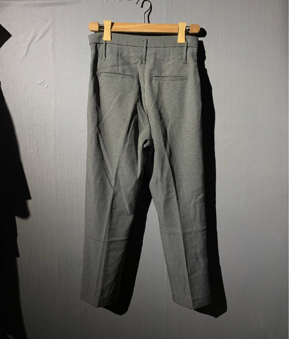 Brunello Cucinelli (Trousers) Womens (Category: Luxury Apparel) located in Bacolod City. Submitted by garagehunterbuyandsale (Listing ID 1463861888, Image 2). Description: Brunello Cucinelli houndstooth trousers, distinguished by their soft pink interior ribbon trim. women’s pleated micro-houndstooth tailored trousers featuring an elasticized paperbag-style high waistband, clean front pleats, and a sharp center crease down a tapered leg. size 28 