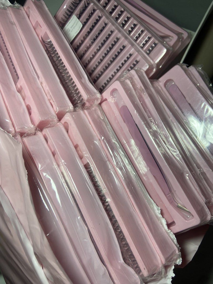 Bundle Lashes/cluster 200pcs per set with bond&seal + tweezer (Category: Makeup) located in Manila. Submitted by louraine_gab (Listing ID 1463905620, Image 1). Description: 17pcs TAKE ALL FOR 500 ONLY fb @toucheparfait unlimited proofs from my buyers 📍 Location: Taguig 💳 MOP: GCash .