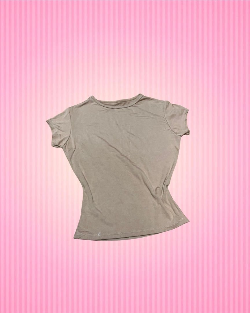 Bundle of 4 Basic T-shirts - Black, Beige, White (Category: Shirts) located in Bulacan. Submitted by faithcloset (Listing ID 1463793279, Image 3). Description: - Bundle of 5 basic t-shirts - Includes: 2 black short-sleeve tees, 1 black long-sleeve tee, 1 beige short-sleeve tee, 1 white ribbed short-sleeve tee - Ideal for layering or everyday wear - Comfortable and versatile pieces.